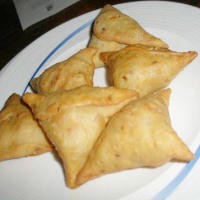 Harum Renyah Samosa si Pastel India