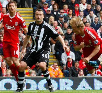Liverpool Oke di Depan James Bond