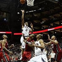 Rebut Game Terakhir, Hawks Lolos