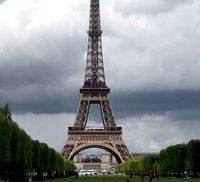 Eiffel yang Romantis