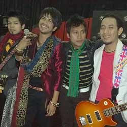 Empat Vokalis Indonesia Selingkuh Bareng