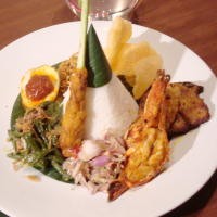 Le Seminyak Hadirkan Pelangi Pinggan Bali