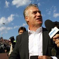 Deschamps Latih Marseille Musim Depan