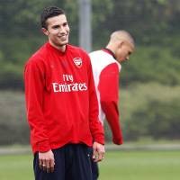 Van Persie dan Silvestre Kembali