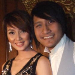 Dirayu Pria, Ari Untung Pamer Bokong Belang