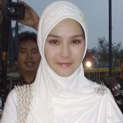 Susah Nikah, Asmara Hanung-Zaskia Mecca Bubar