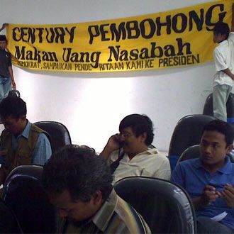 Nasabah Bank Century Ngadu ke Demokrat