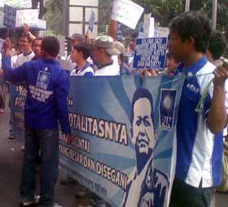 Rumah Biru Foundation Demo Rumah PAN