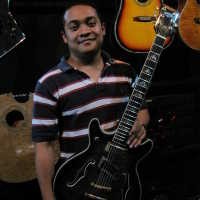 Tergiur Gitar Rp 19 Juta, Akhirnya Jadi Pengusaha