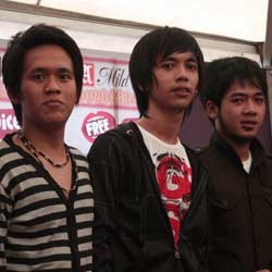 Dicap Plagiat, dMasiv Makin Banyak Penggemar