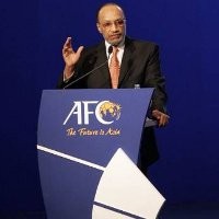 Bin Hammam Minta Perseteruan Diredakan