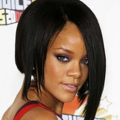 Foto Bugil Rihanna Beredar di Internet!