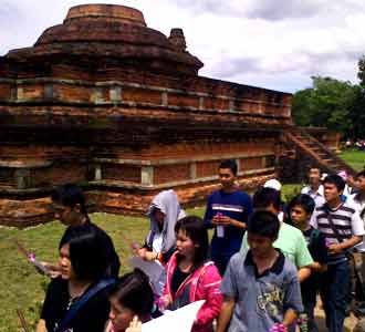 Waisak di Canti Muara Takus