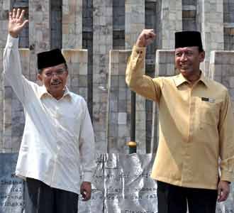 JK-Wiranto di Tugu Proklamasi
