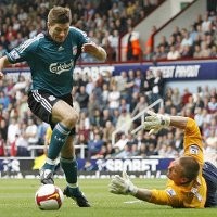 Liverpool Kuasai Puncak Klasemen