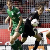 Wolfsburg Kalah, Persaingan Masih Terbuka