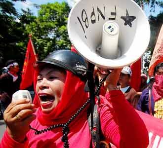 Tuntut Pencopotan Anggota KPUD Se-Sulsel