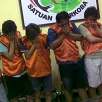 Tahan 7 Budak Narkoba, Polisi Amankan 25 Pil Ekstasi
