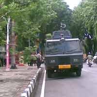 Dibayangi Demo Warga Stren Kali, Balai Kota Surabaya Dijaga Ketat