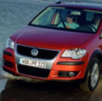 Rakit di Indonesia Harga VW Touran Akan Turun