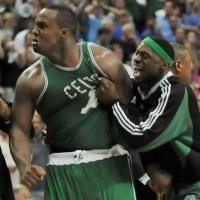 Buzz! Celtics pun Menang