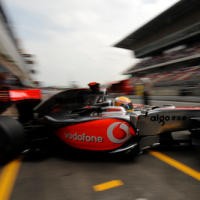 Kecewa Berat, Hamilton Tak Pikirkan Juara