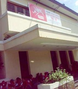 Ratusan Orang Duduki Kantor PDP