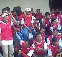 Ratusan Orang Duduki Kantor PDP