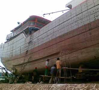 Melongok Bengkel Kapal Muara Baru