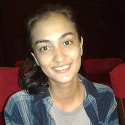 Atiqah Hasiholan Ogah Umbar Dada dan Paha