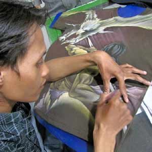 Melukis di Atas Kaos