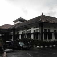 Jejak Masa Lalu di Jalan Citarum