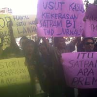 Puluhan Wartawan Geruduk Bank Indonesia di Surabaya