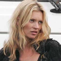 Kate Moss Dibuat Gila Burung Merpati