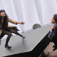 Persaingan di Bawah Lapisan Es