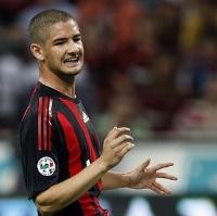 Menagih Gol dari Pato