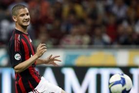 Menagih Gol dari Pato