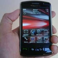 Telkomsel Pasok 2000 Unit BlackBerry Storm