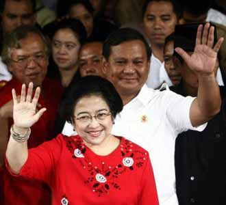 Mega-Prabowo Daftar ke KPU