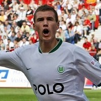 Bayern Tertahan, Wolfsburg Tatap Gelar