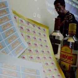 Aparat Bea Cukai Gerebek Percetakan Pita Cukai Palsu Tercanggih di Jakbar 