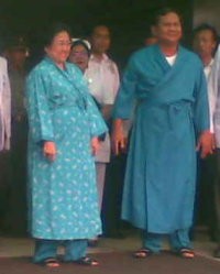 Terlama Tes Kesehatan, Mega Diperiksa Kandungan & Pap Smear