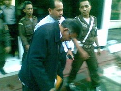 Tolak Dakwaan, Romli Ngaku Hanya Jalankan Perintah Yusril