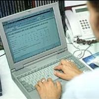 Apoteker Pajang Iklan Seks Palsu Pasien di Internet