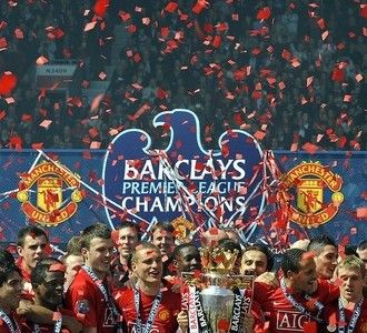 Konfeti dan Sampanye di Old Trafford