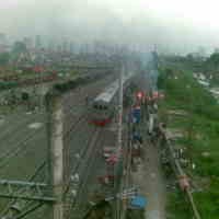 Puluhan Rumah Kardus Dibakar Satpol PP, Jl KS Tubun Macet Total