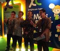 Kenalkan Teknologi, XL Boyong Kentongan-BlackBerry 