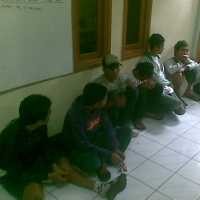 Nekat, 8 Pemuda Asyik Mabuk di PN Bandung