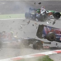 Buemi 10 Cm dari Maut 