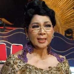  Titiek Puspa Siap Jemput Bayi Tabung Inul